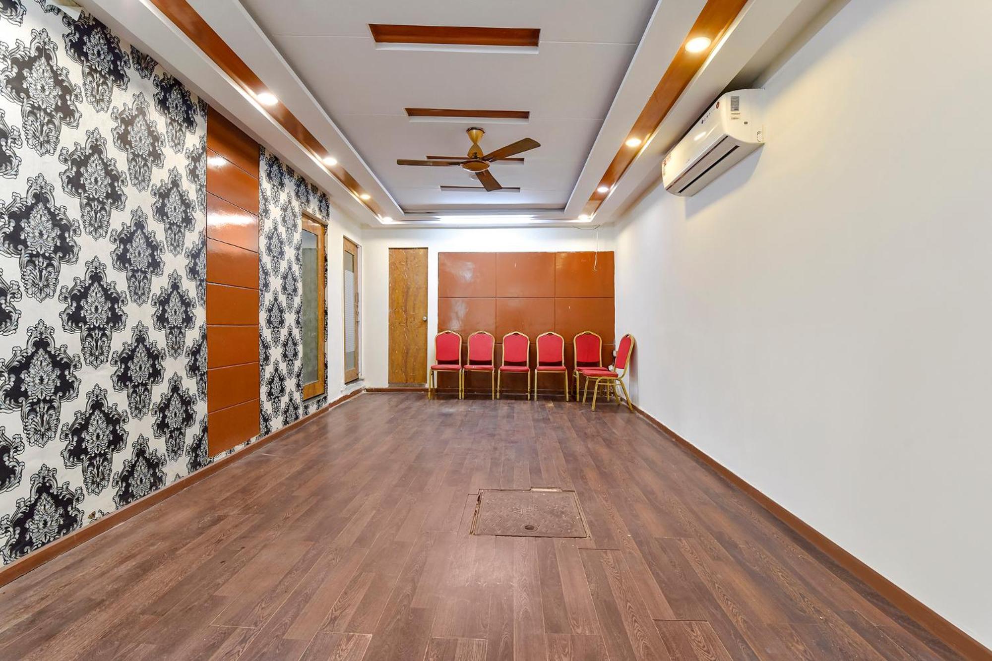 Fabhotel Crystal Inn II - Paldi Char Rasta Ahmedabad Exterior photo