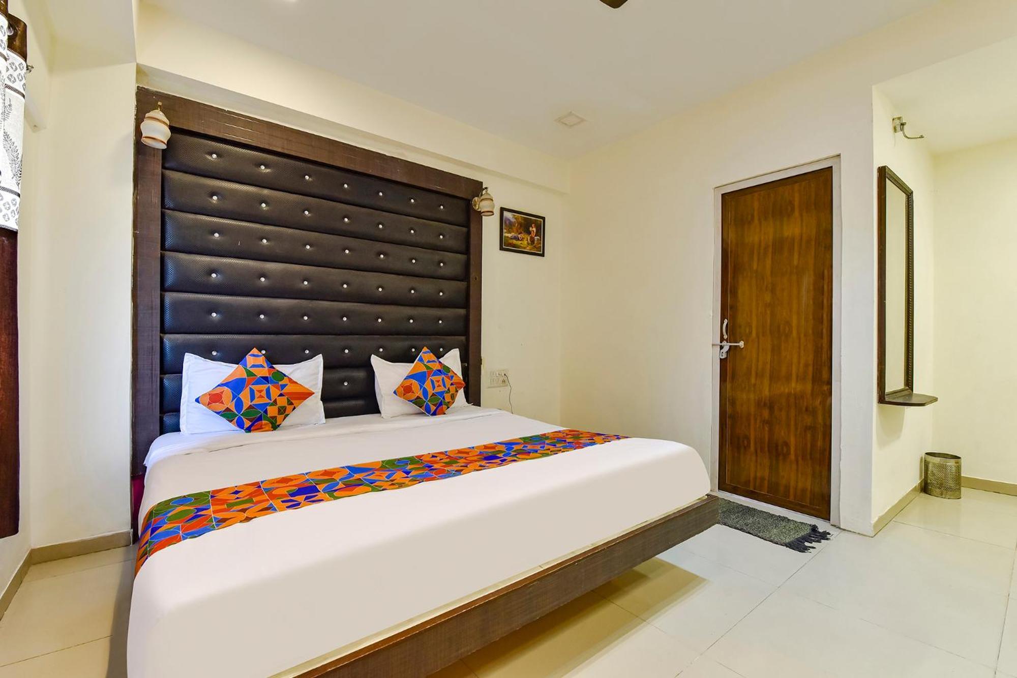 Fabhotel Crystal Inn II - Paldi Char Rasta Ahmedabad Exterior photo