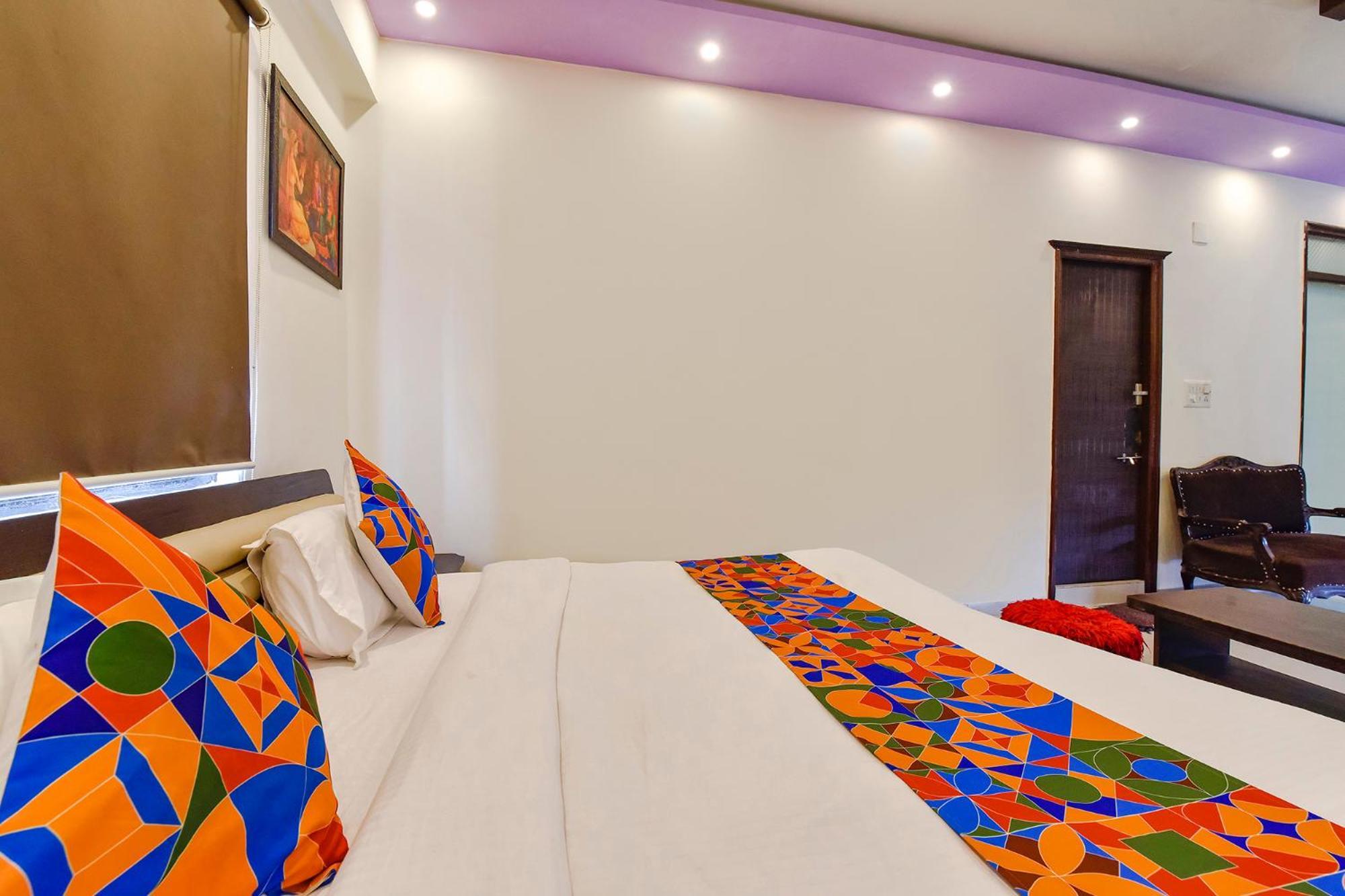 Fabhotel Crystal Inn II - Paldi Char Rasta Ahmedabad Exterior photo